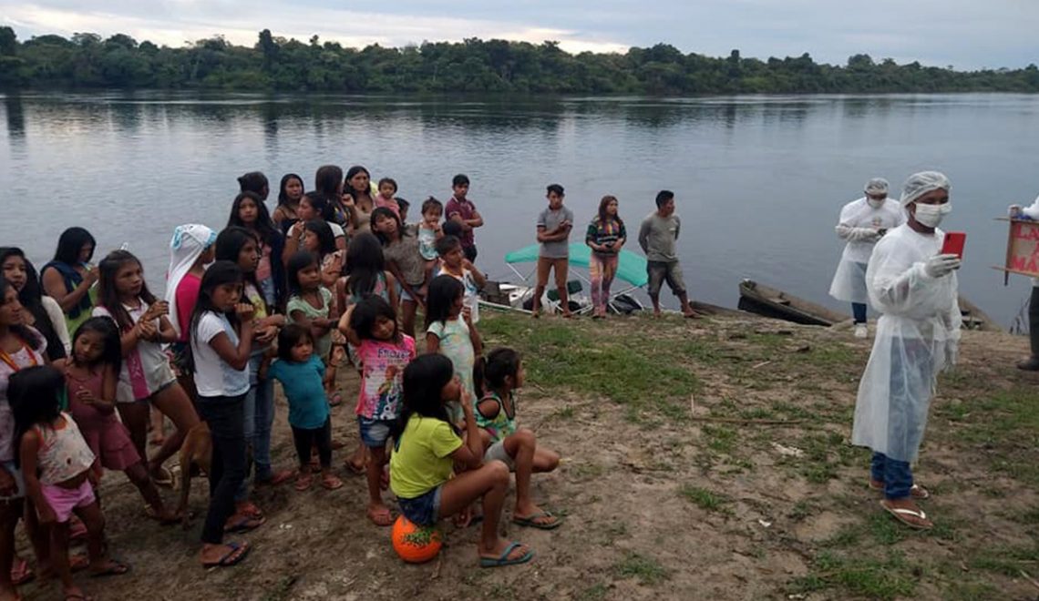 Equipe de saúde na Terra Indígena Munduruku no Pólo Base Restinga